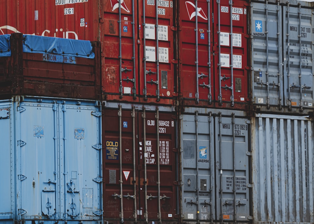 blue and red intermodal containers