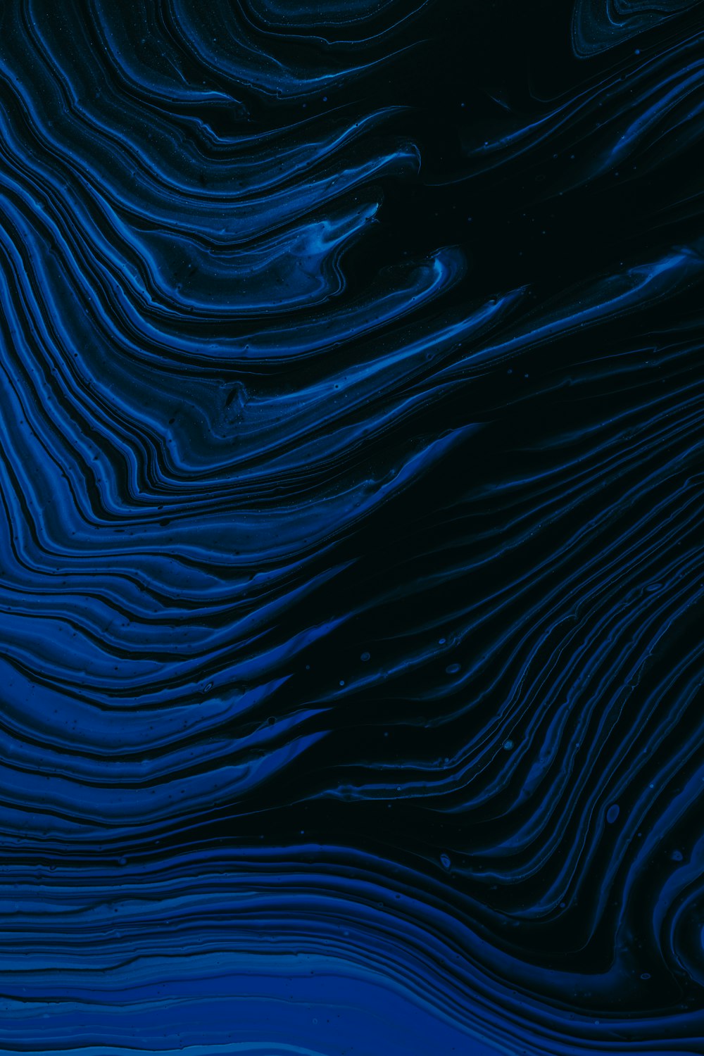 onda d'acqua blu e bianca