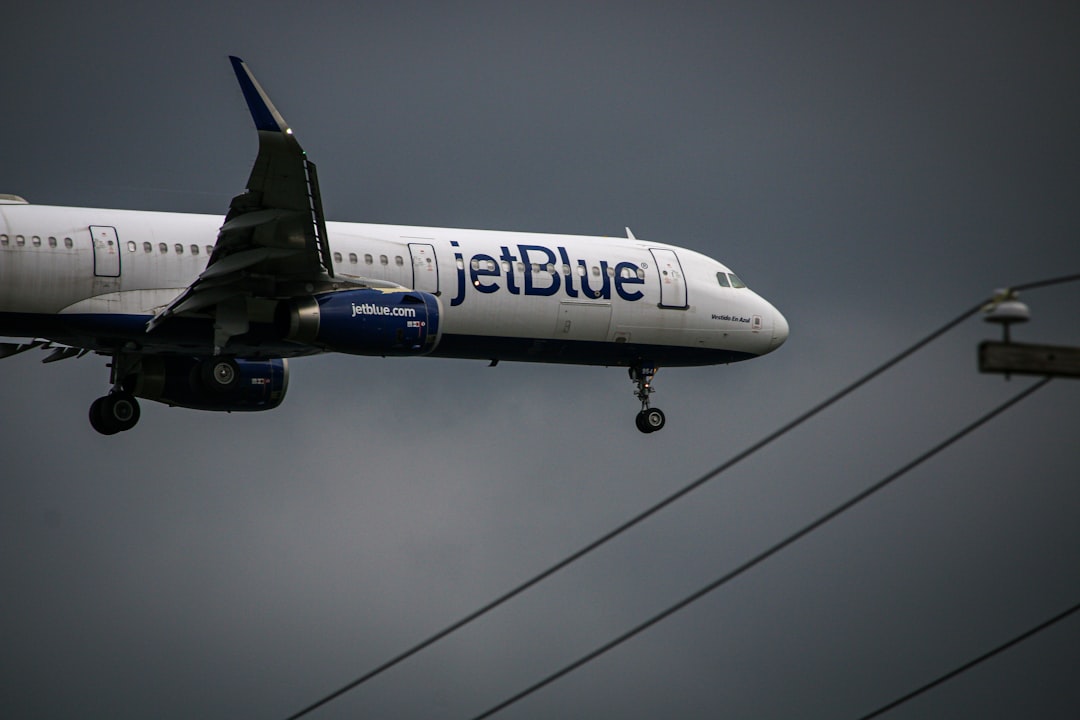 JetBlue Delivers Turbulent Forecast A Tailwind or Headwind for Investors?