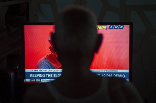 man in black crew neck shirt