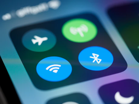 why bluetooth should be turned off when not in use