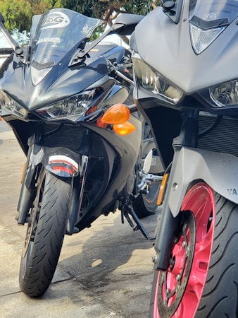 Guía para Elegir Tu Primera Moto Deportiva