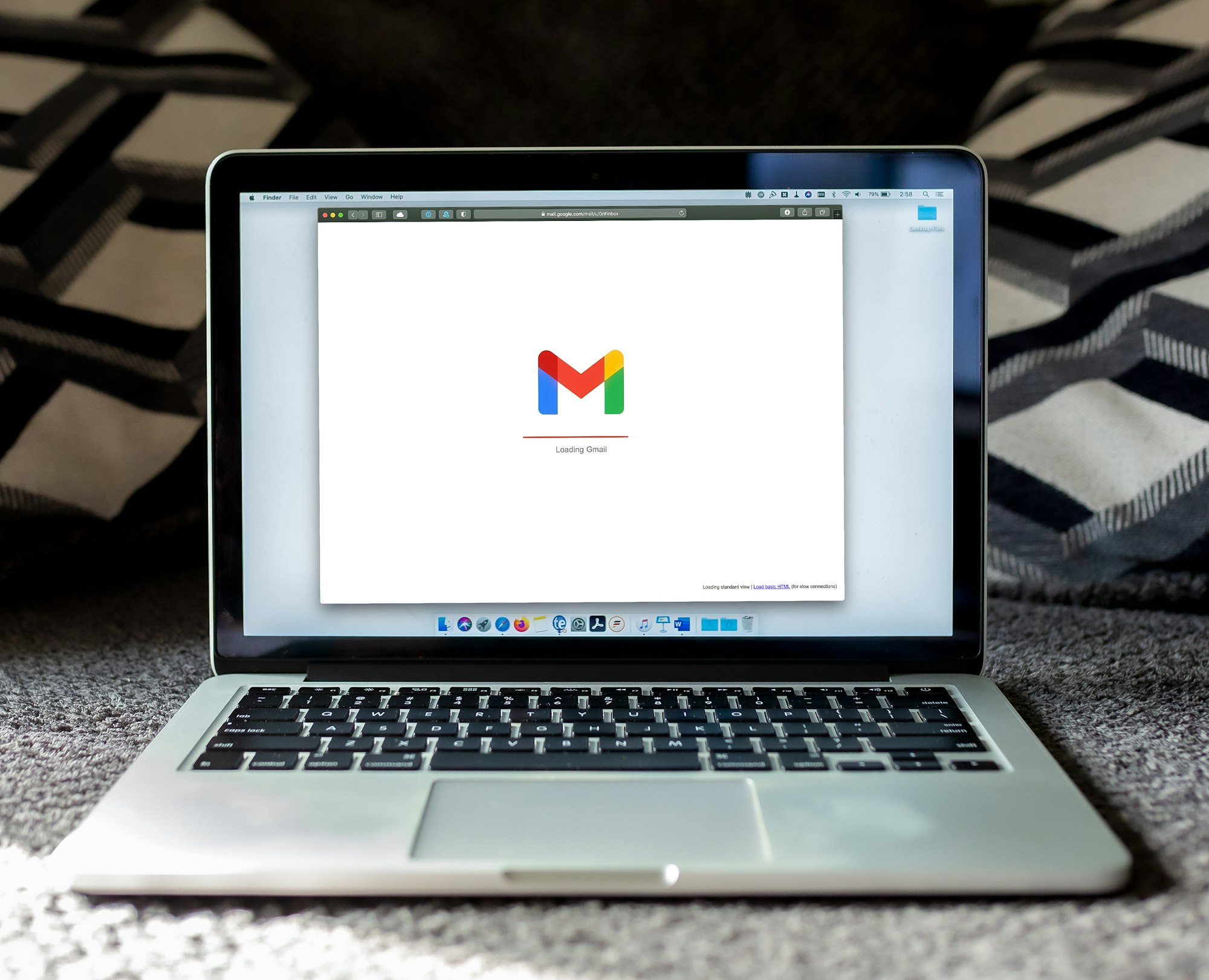 How to Change Your Background in Gmail on a PC