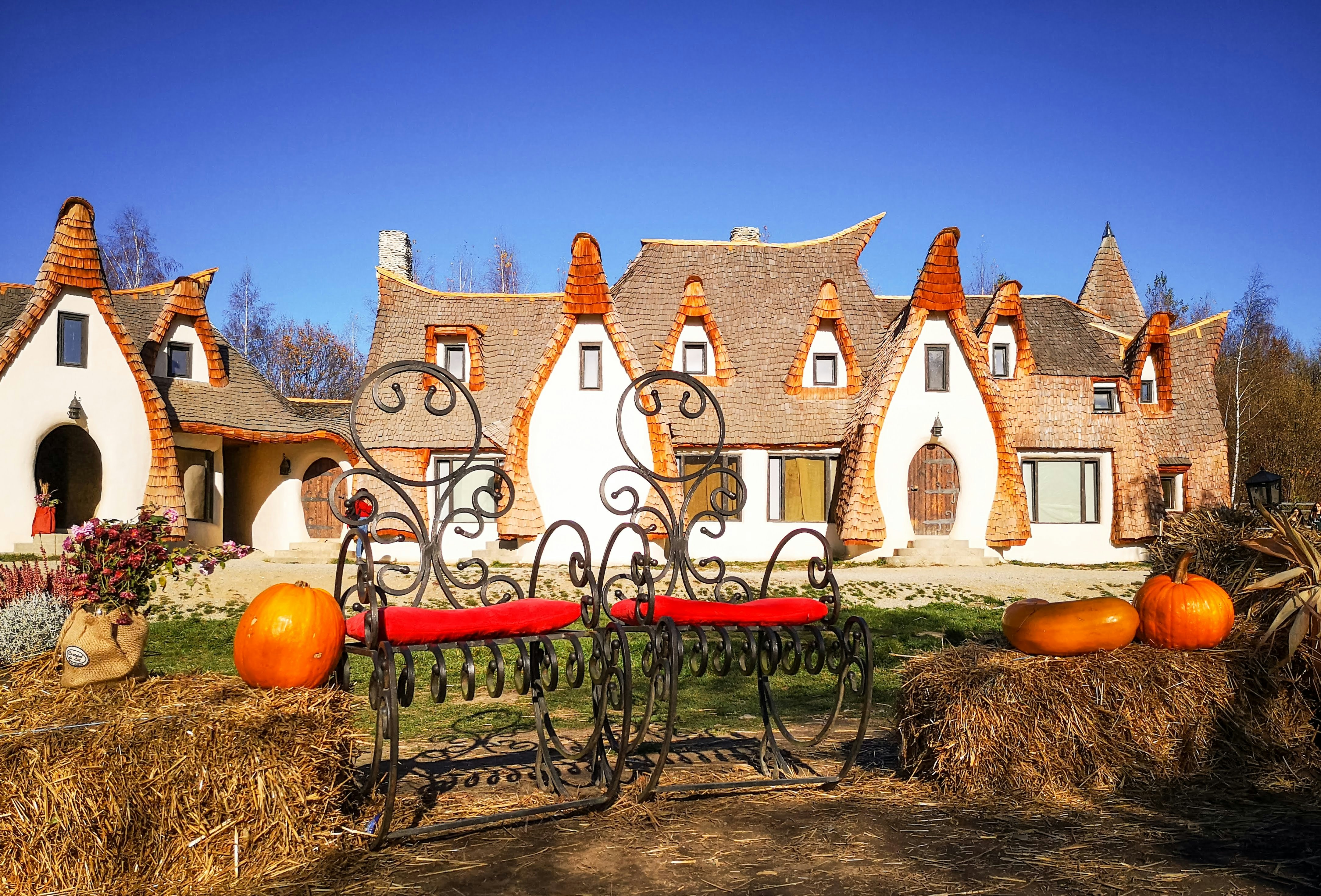 This is in a very known small village in Transilvania, Romania. It just represents what I imagined as a kid, fairytales are based on.