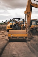 yellow and black heavy equipment