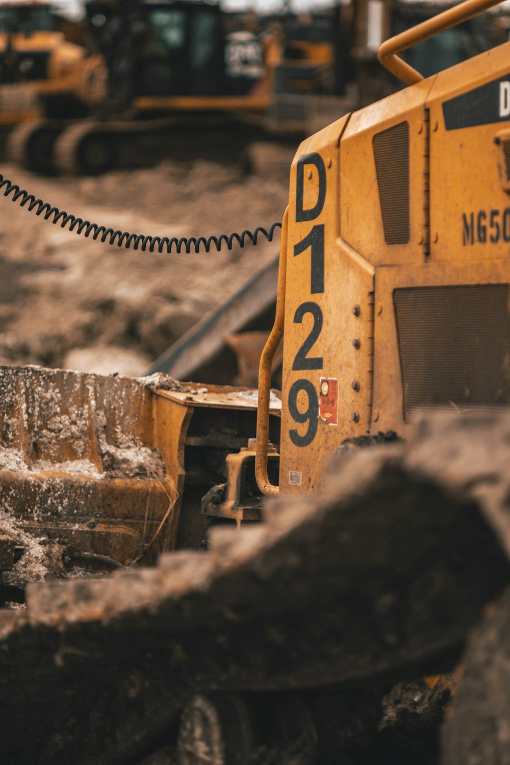 yellow and black heavy equipment