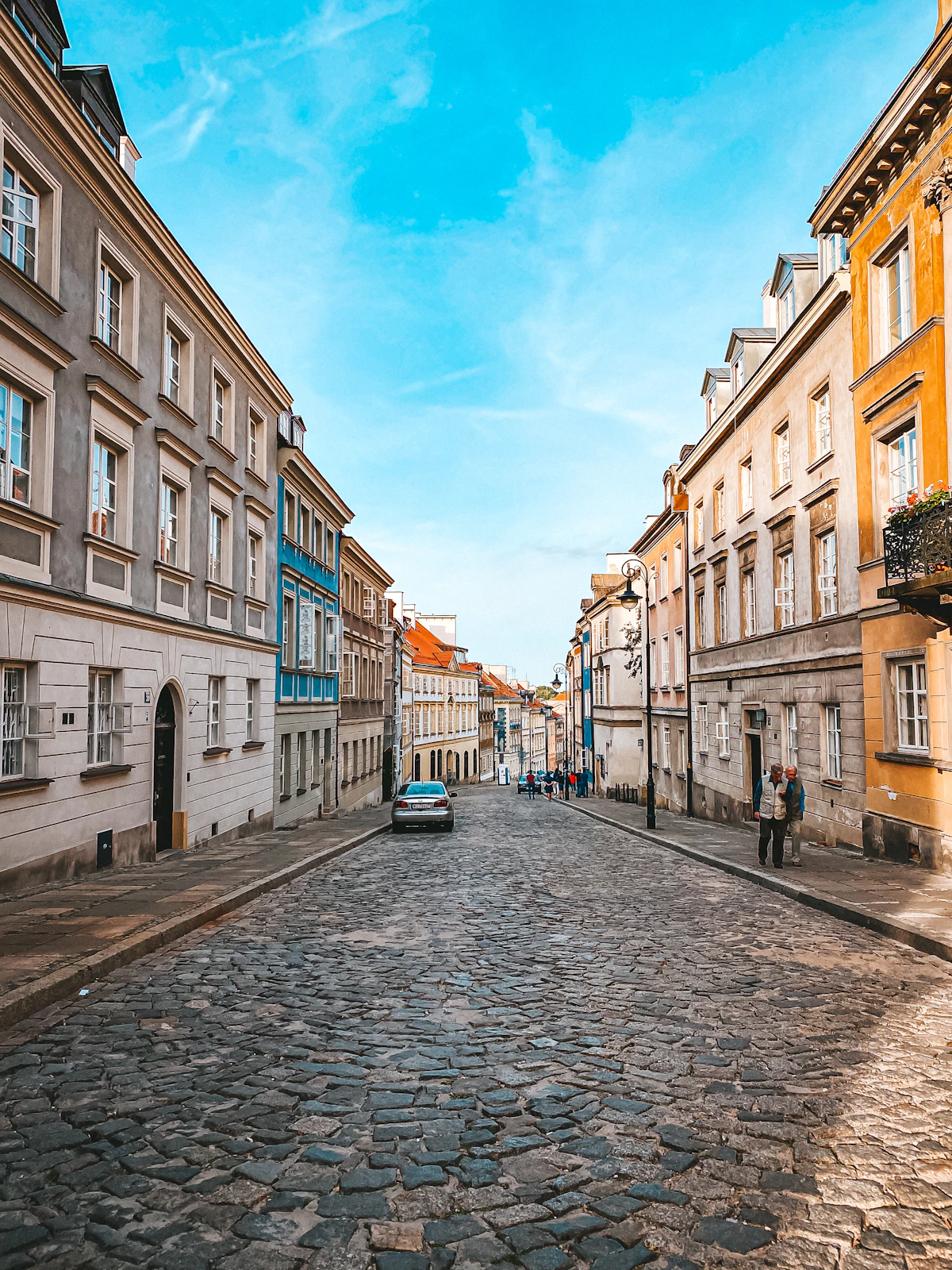 Ulica z historyczną zabudową
