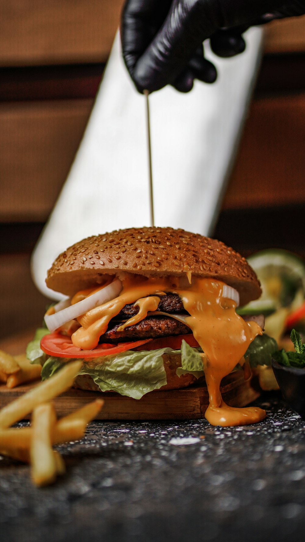 Hamburger con lattuga e pomodoro