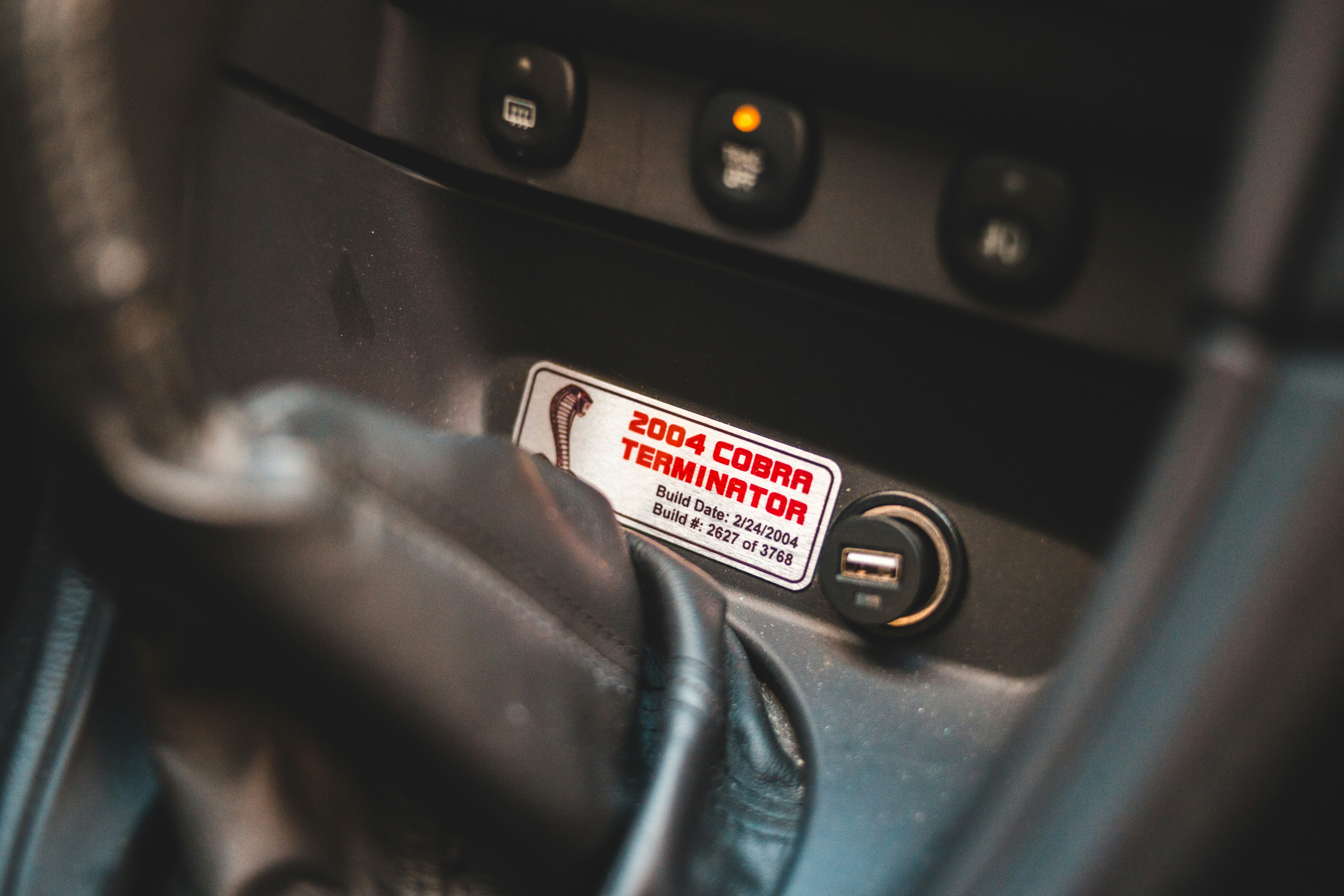 a close up of a car's steering wheel