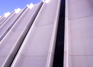 A clean dashboard showing various architecture contest deadlines and prize amounts.