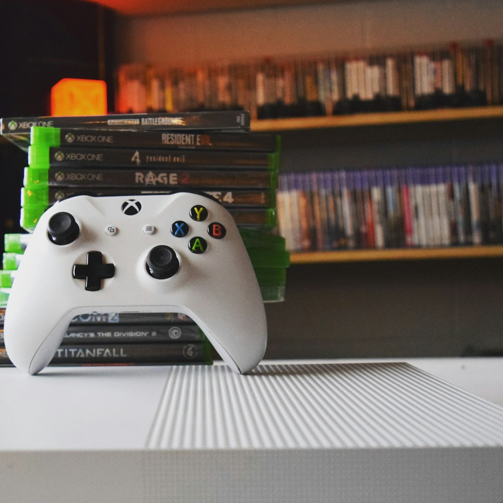 white xbox one game controller