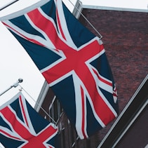 blue white and red star flag by Sigmund (https://unsplash.com/@sigmund)
