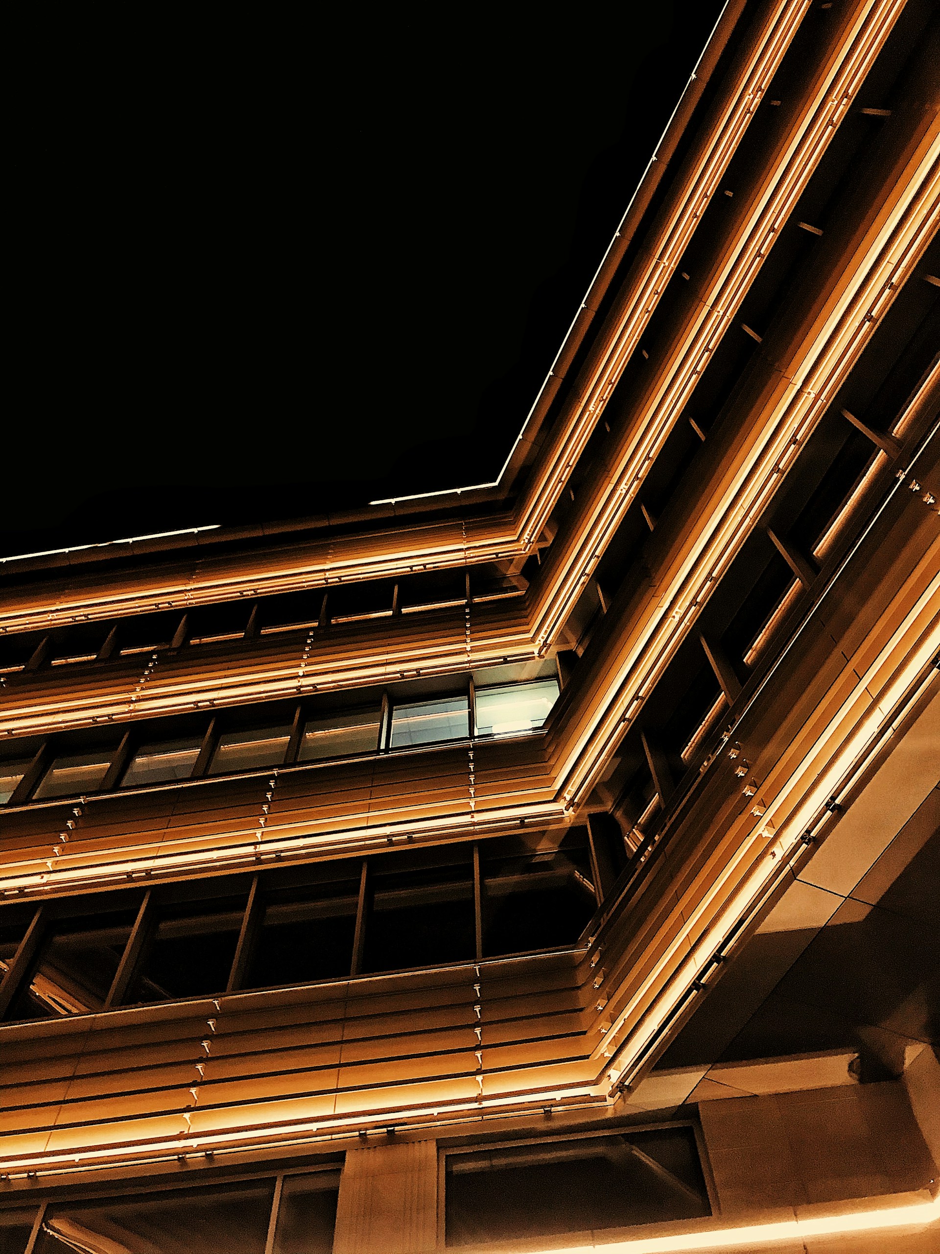 black and white bed linen