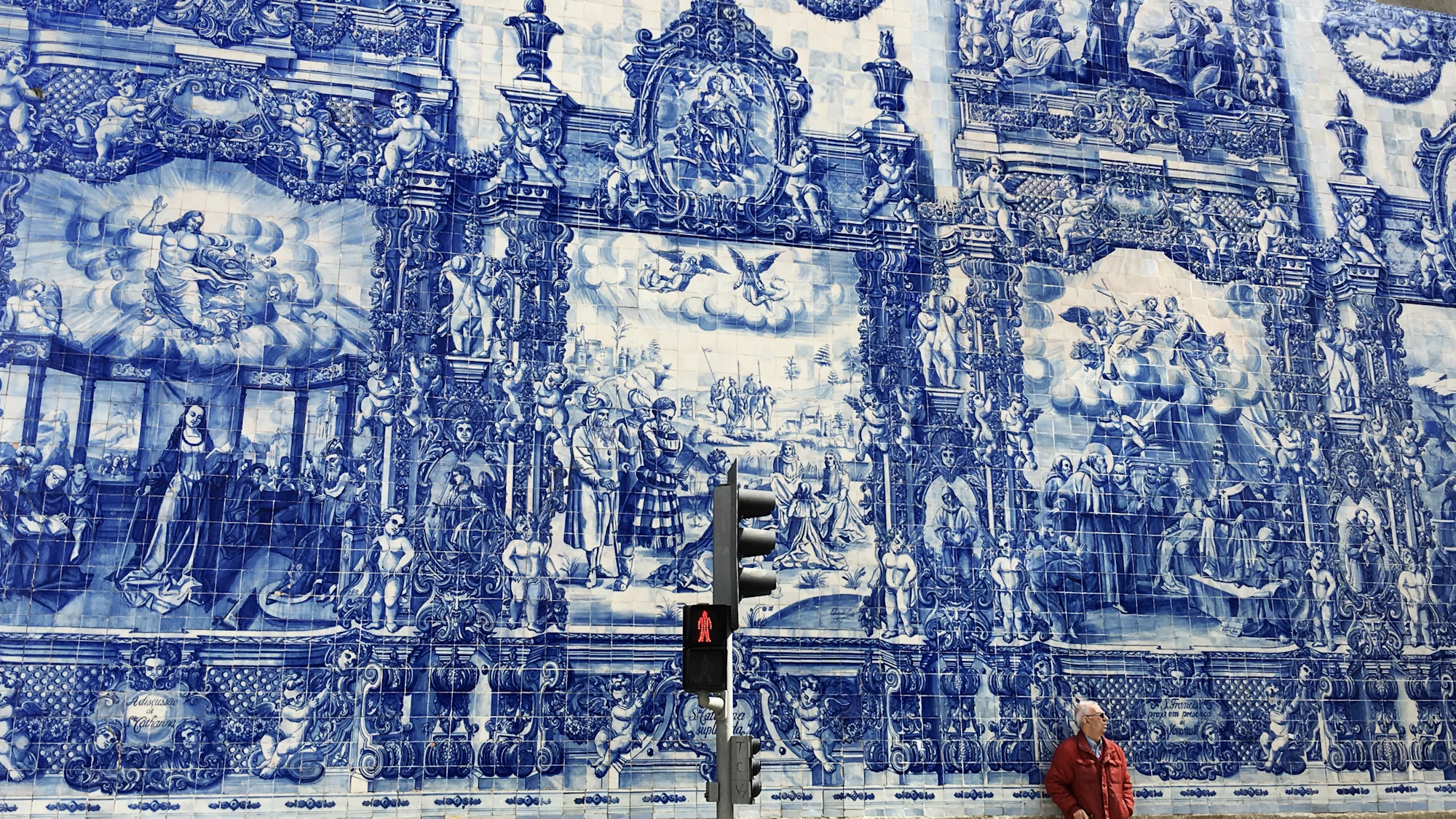 Decorative architecture and tile heritage in Porto