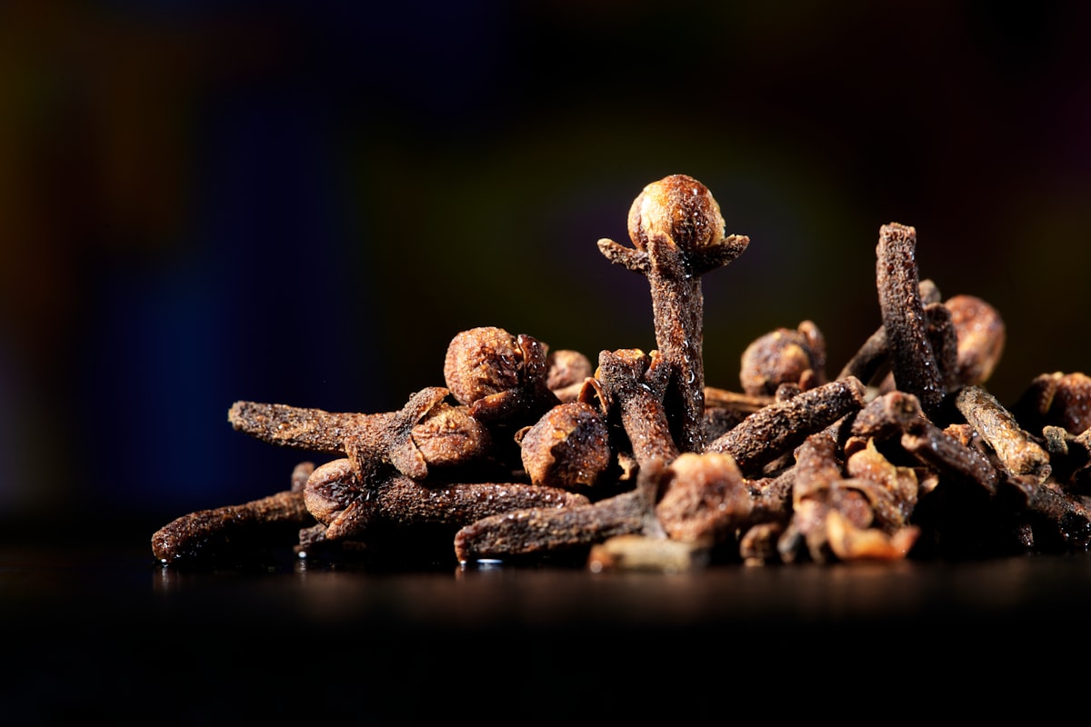 Health Benefits of Cloves- Introduction, Home Remedies and Culinary Uses of Laung in English!