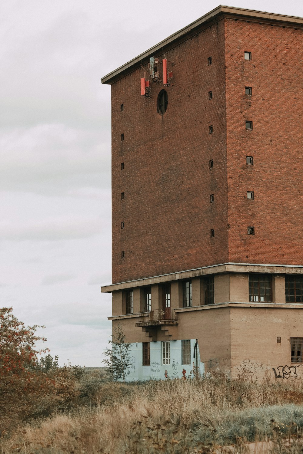 brown concrete building during daytime