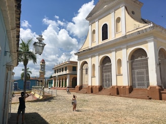 A charming colonial town square in Cartagena with historic architecture.