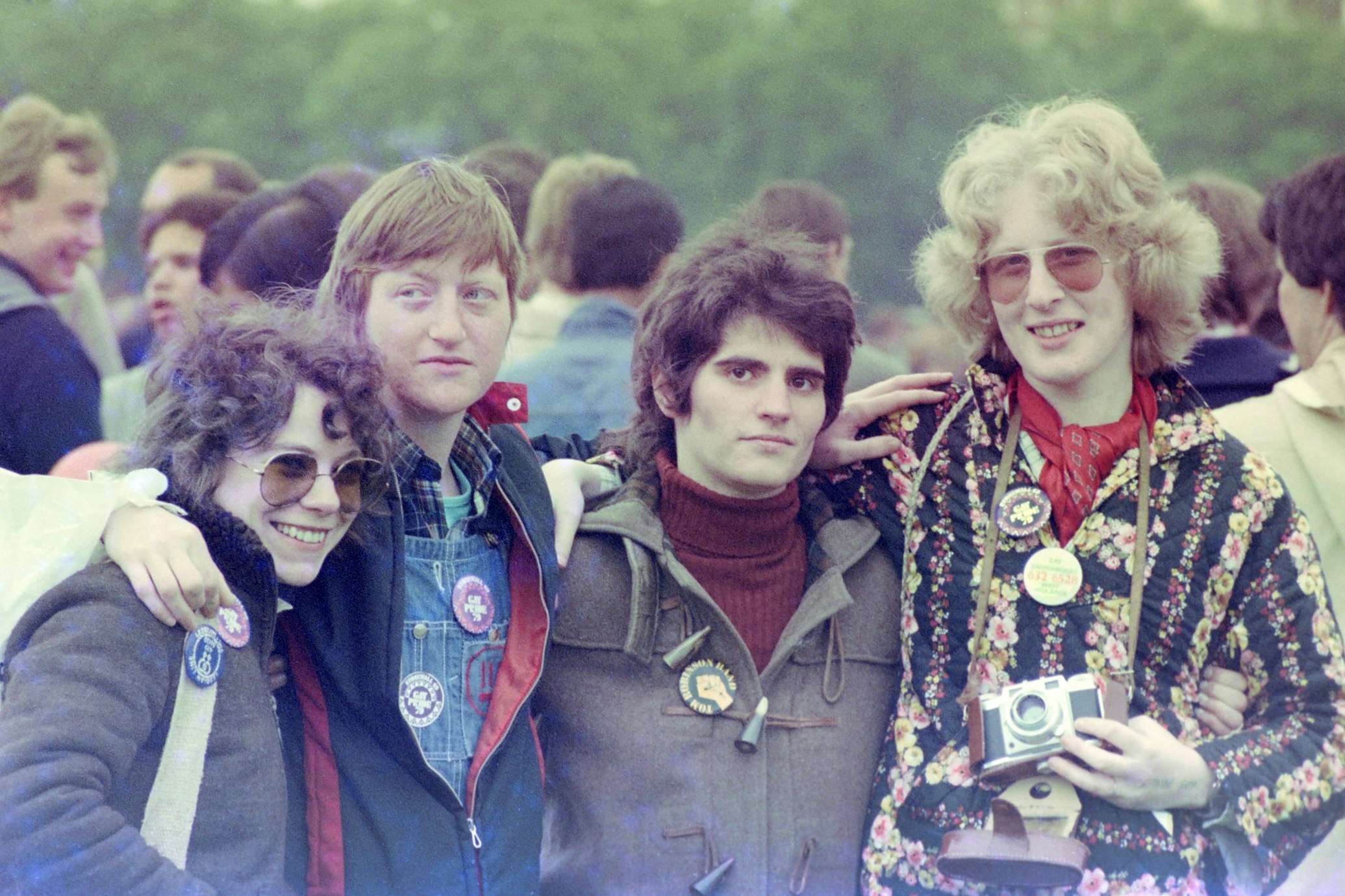 4 friends in the 70s