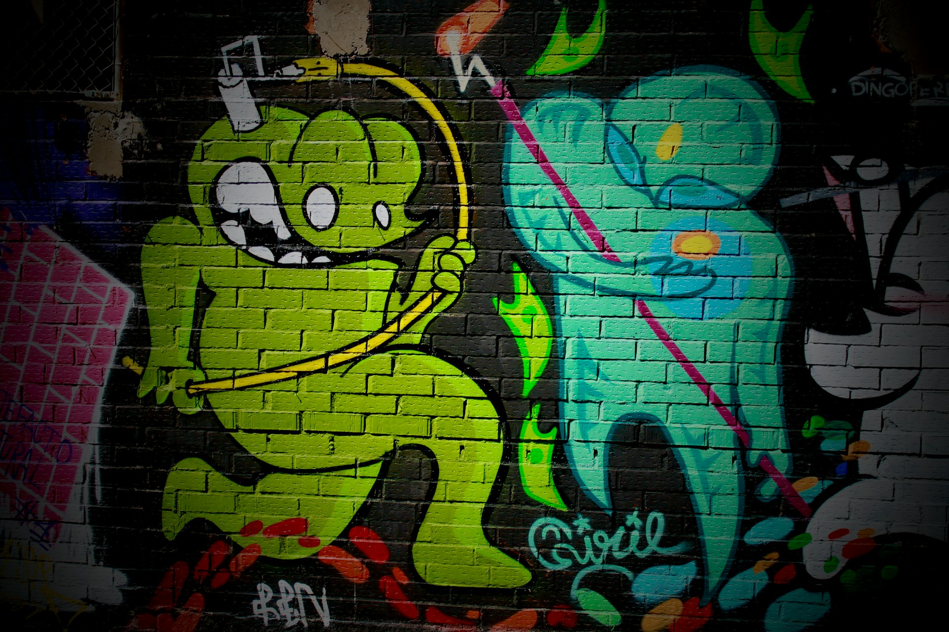 black and white bed linen