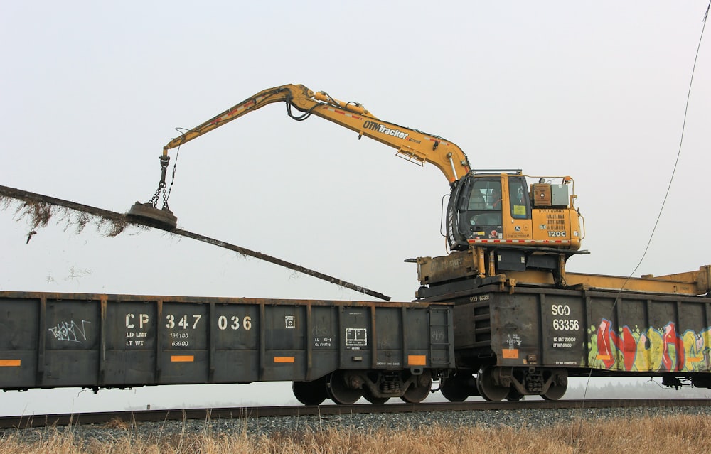 yellow and black heavy equipment