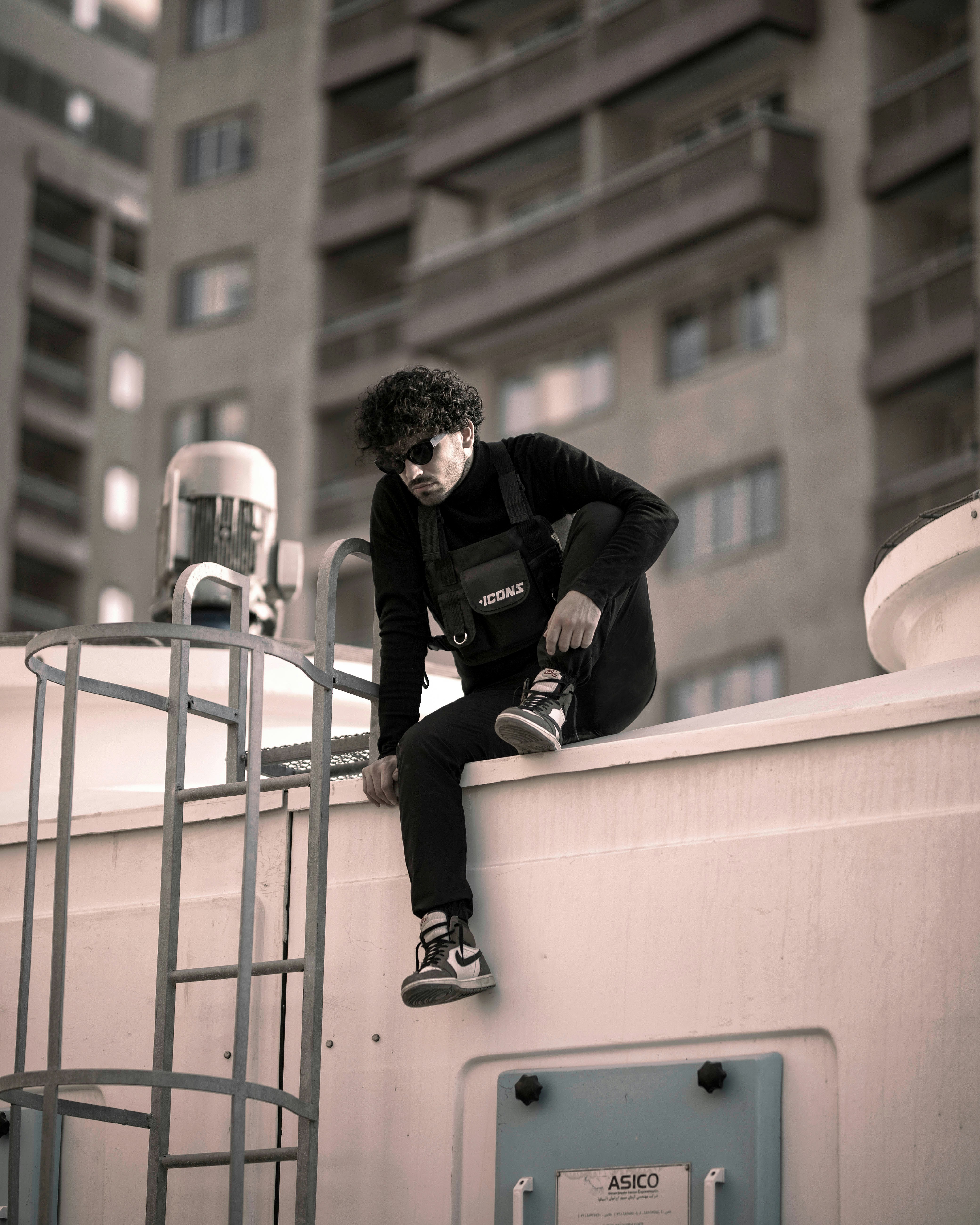 Photo by alirezaesmaeeli