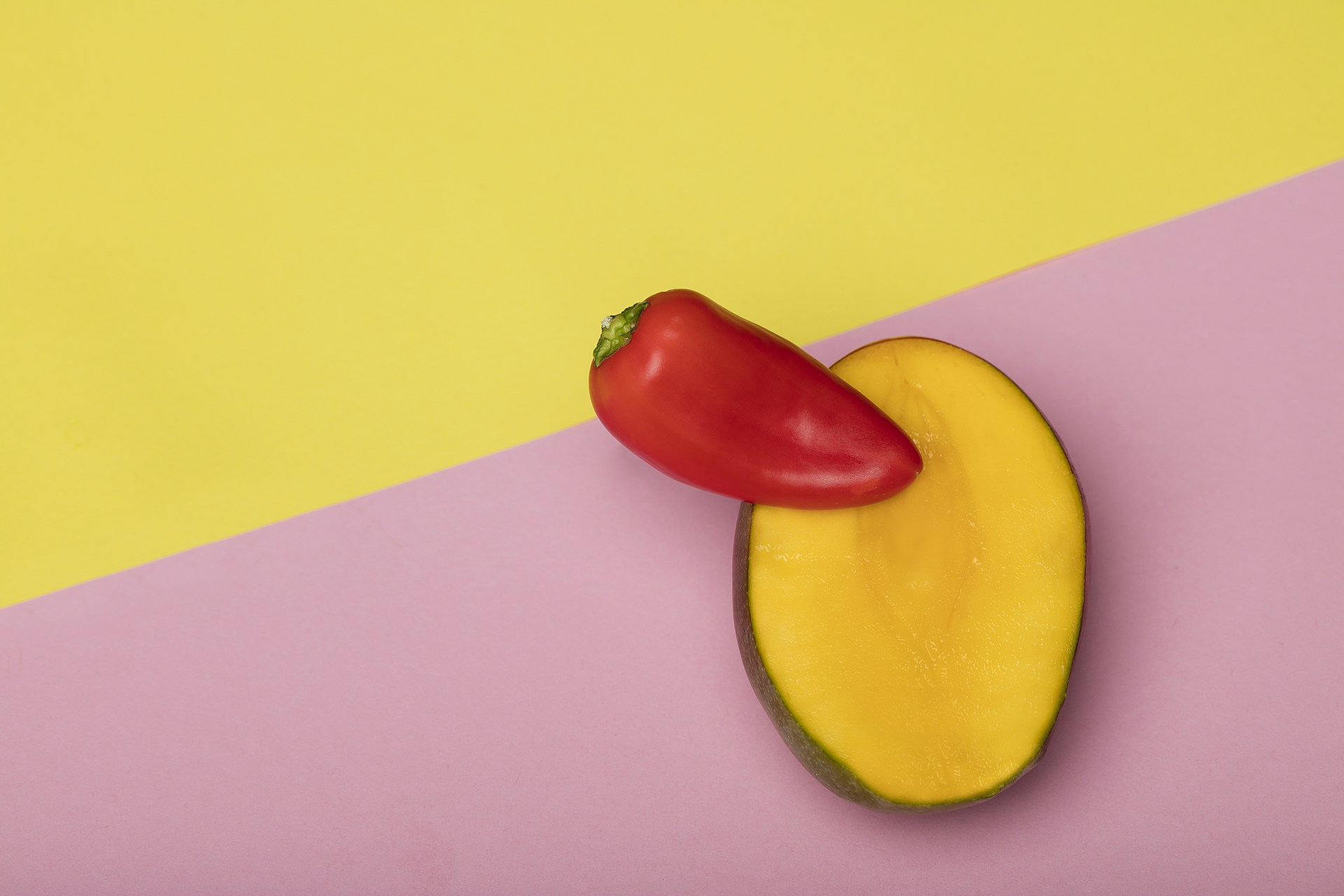 sliced green fruit on yellow plate