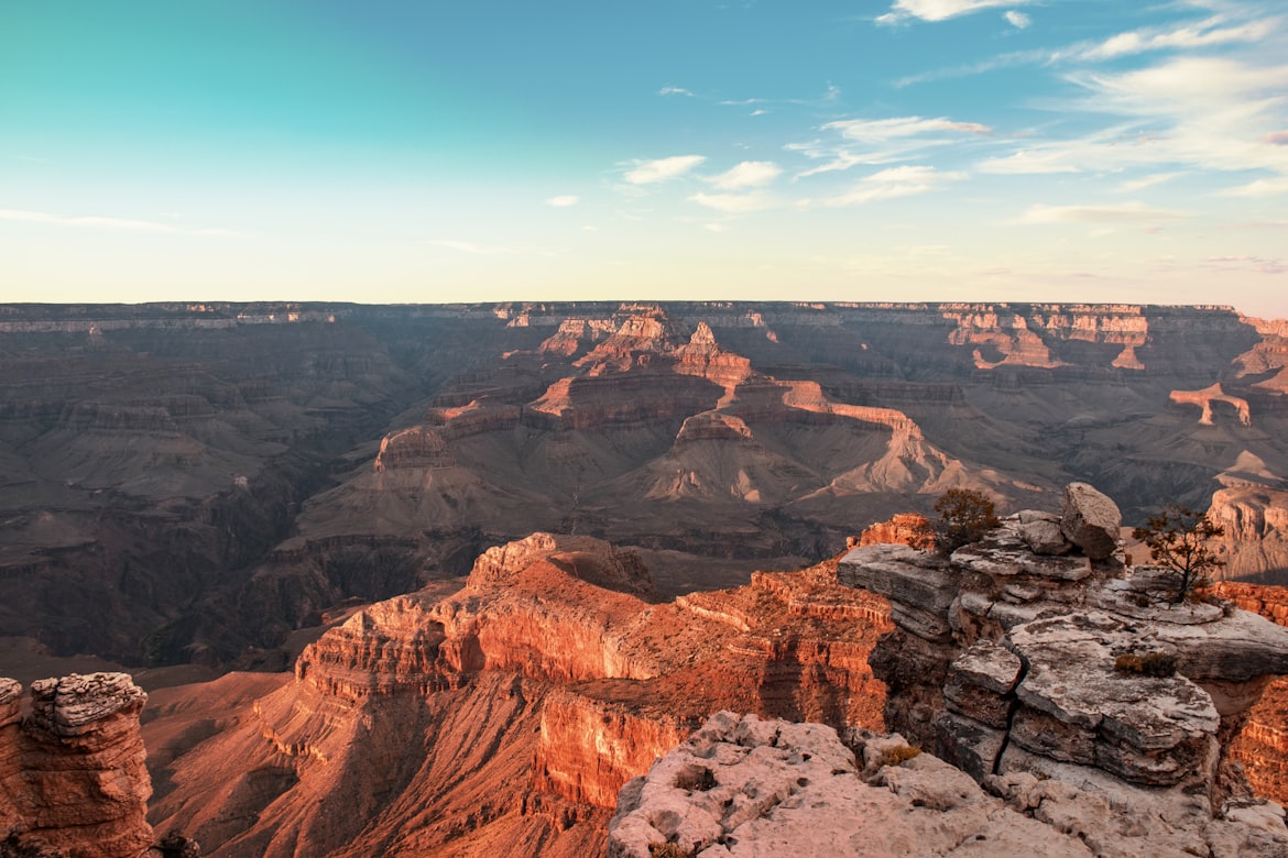 Discover the Majestic Beauty of the Grand Canyon: Travel Guide