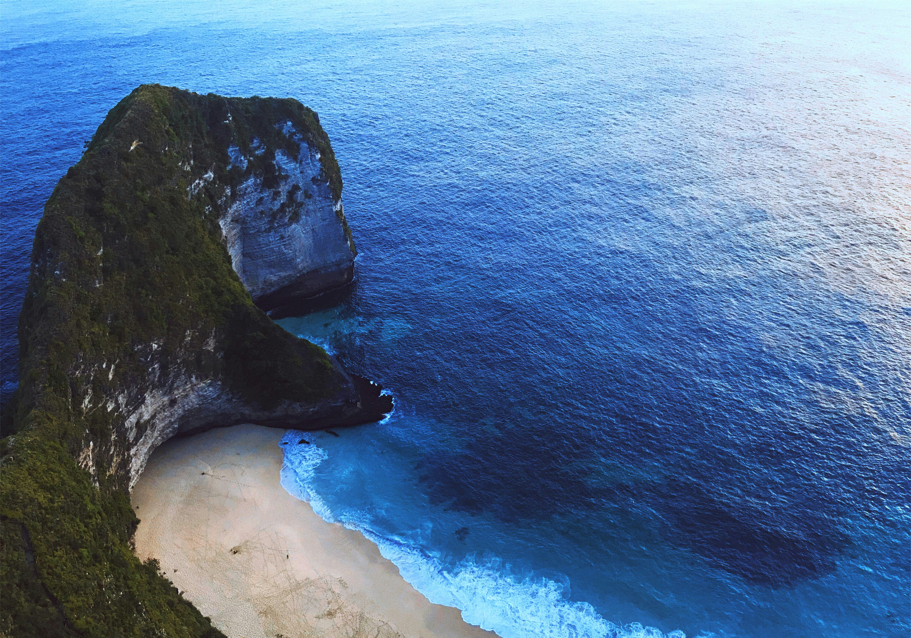 Photo by ivyaralianizar