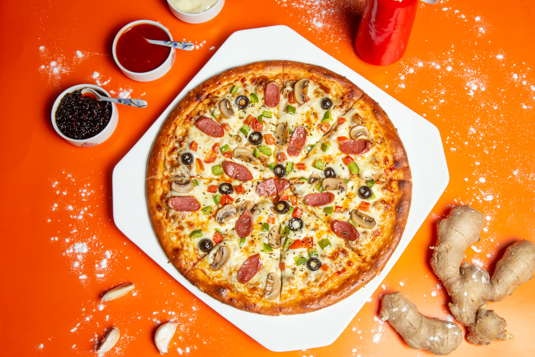 Pizza saindo do forno