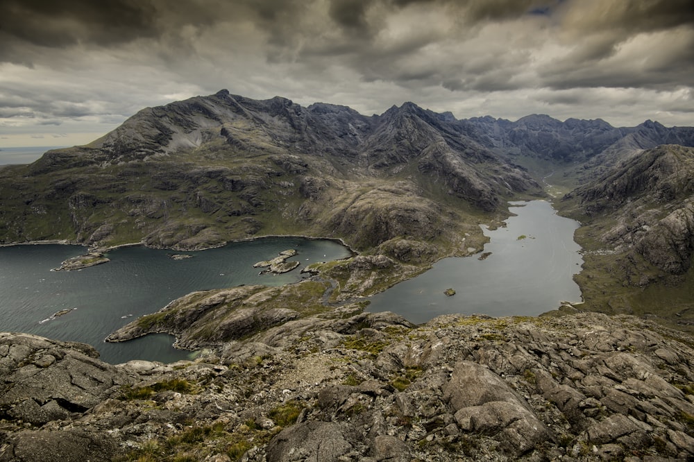 lake in the middle of mountains