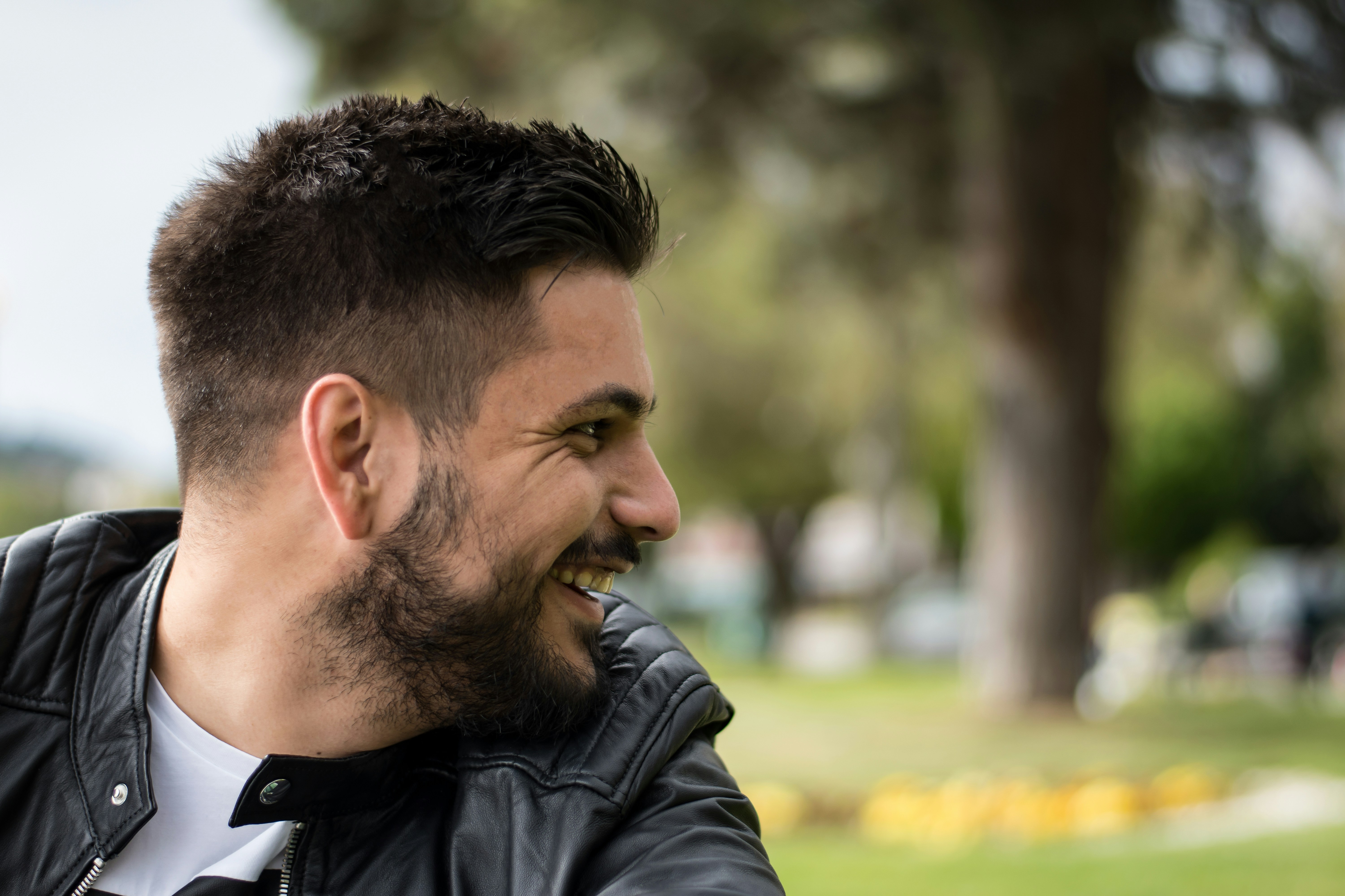 beard styles for Indian men Singapore, full beard with skin fade