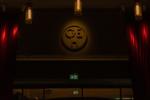 Photo 1604441628432 8b3bc7e54ed7?q=85&w=500&h=500&fit=crop