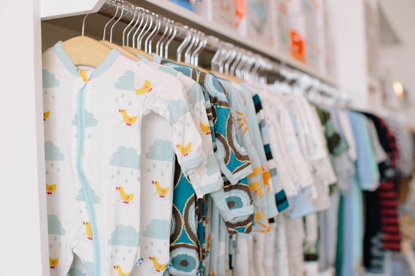 white and blue floral crew neck t-shirt