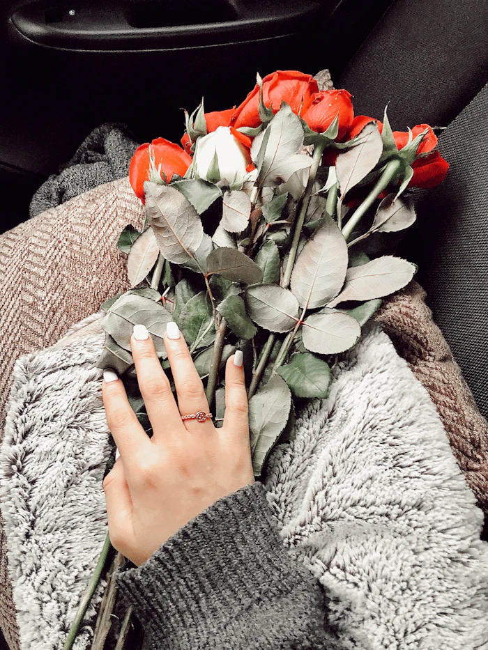 Romance — ramo de rosas rojas