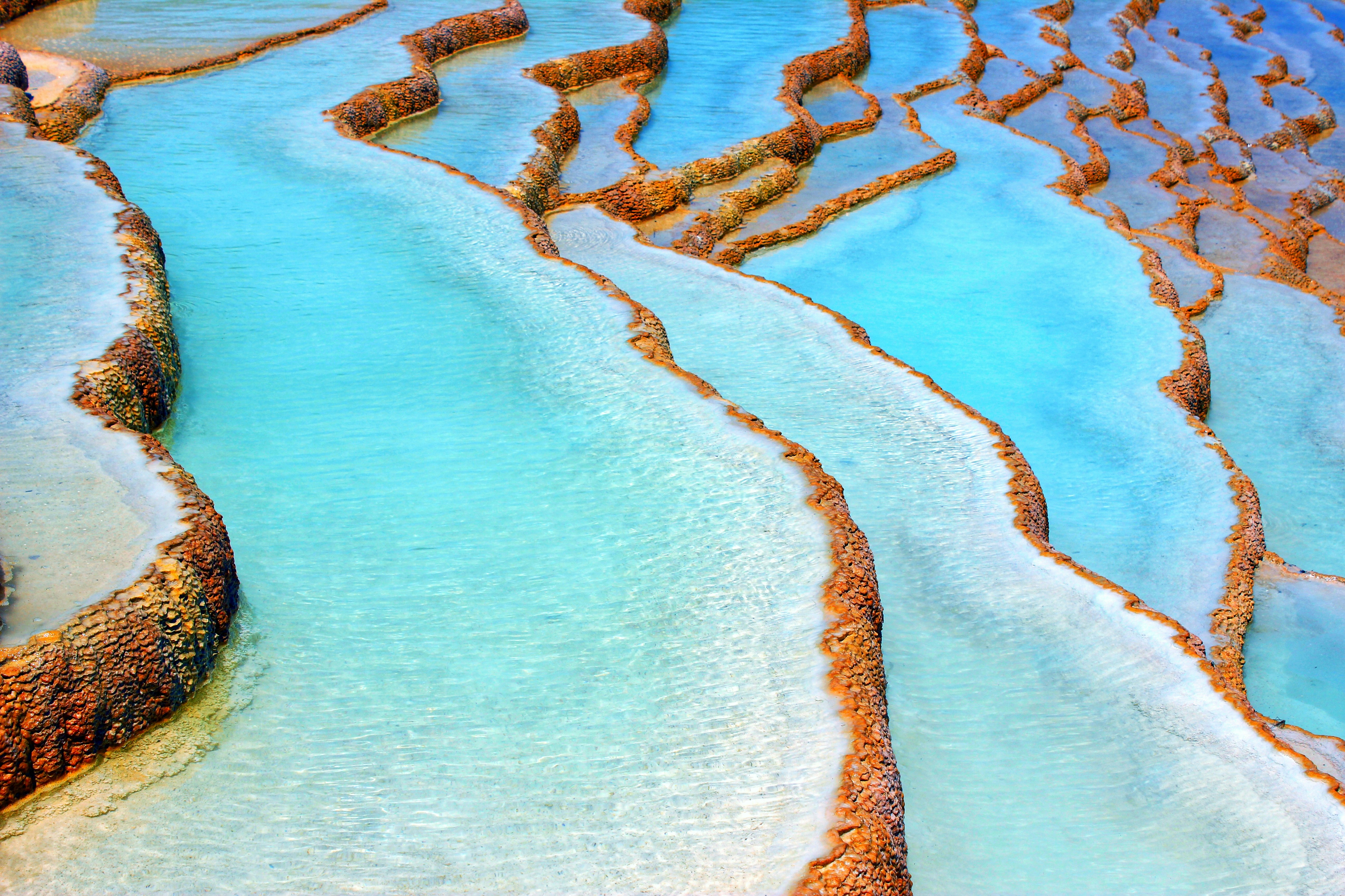 aerial view of beach during daytime, باداب سورت بعد از قله دماوند به عنوان دومین میراث طبیعی ایران به ثبت رسیده است
