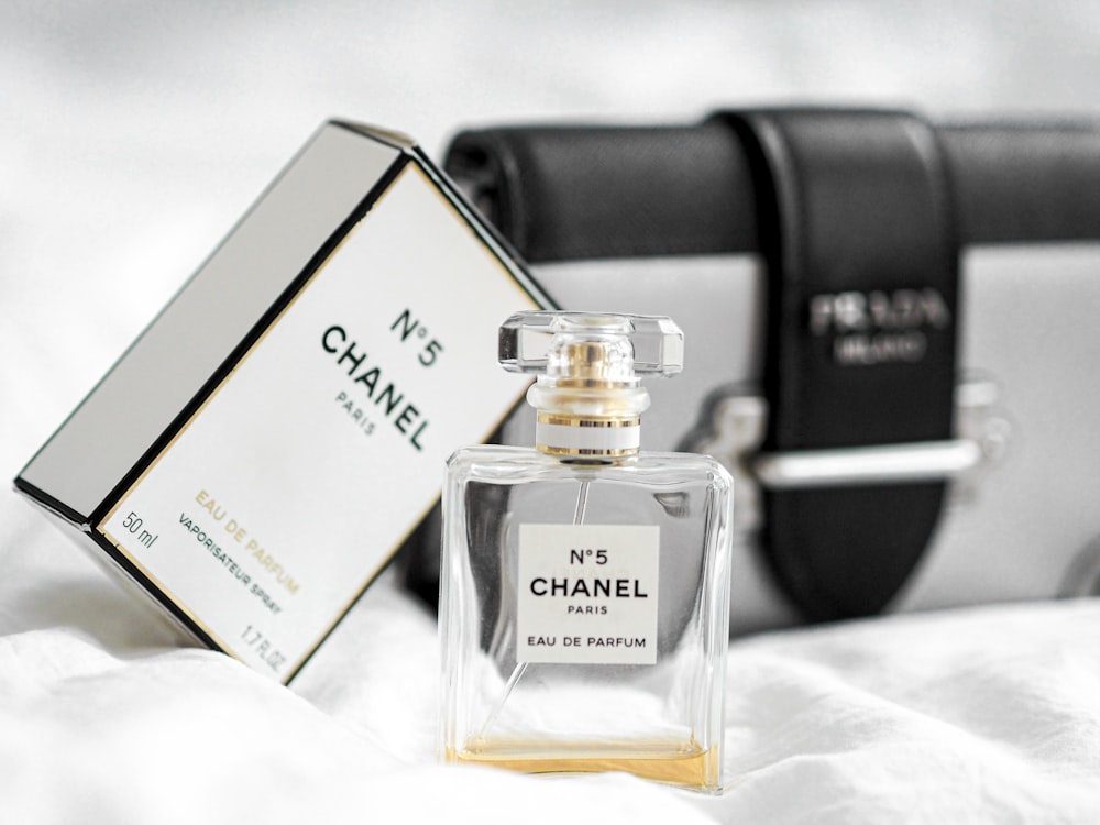 Calvin klein one perfume bottle photo – Free Paris Image on Unsplash