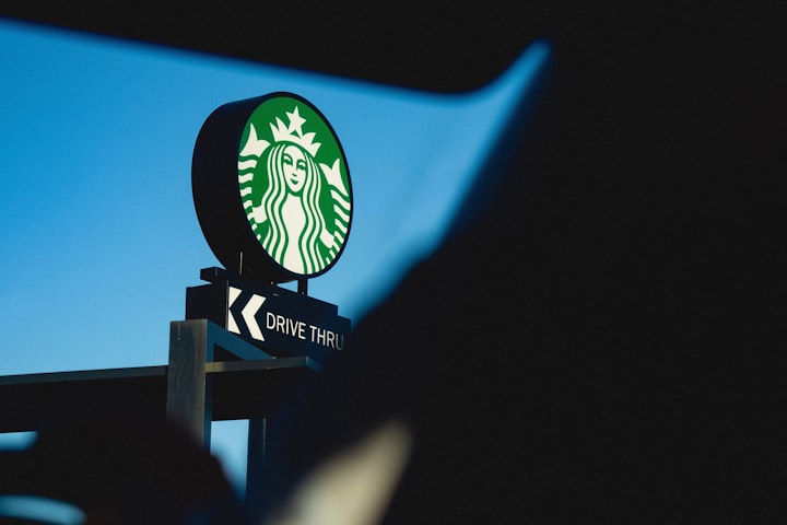 Starbucks en el ojo del huracán por la falta de ingredientes en sus bebidas de frutas