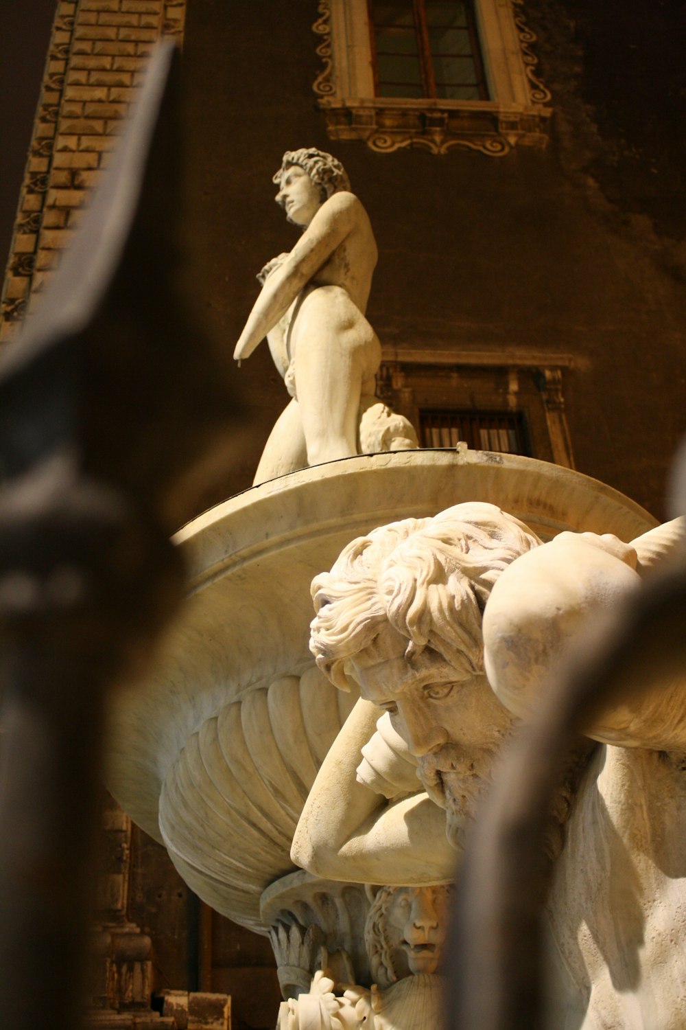 클로즈업 사진의 천사 콘크리트 동상