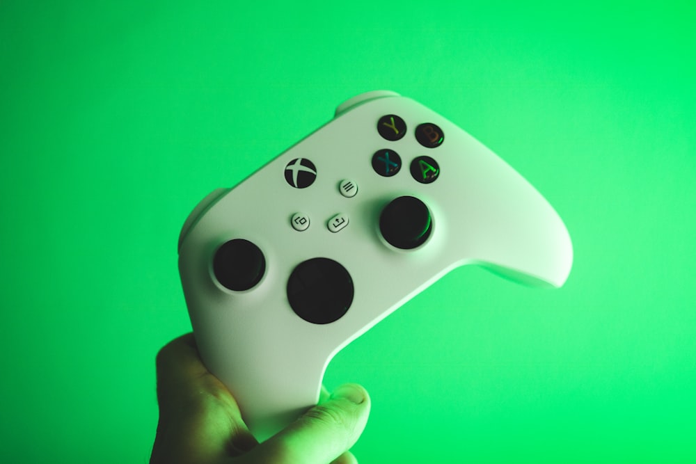 white and black xbox one controller