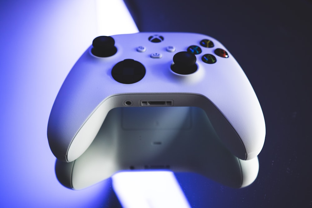 white xbox one game controller