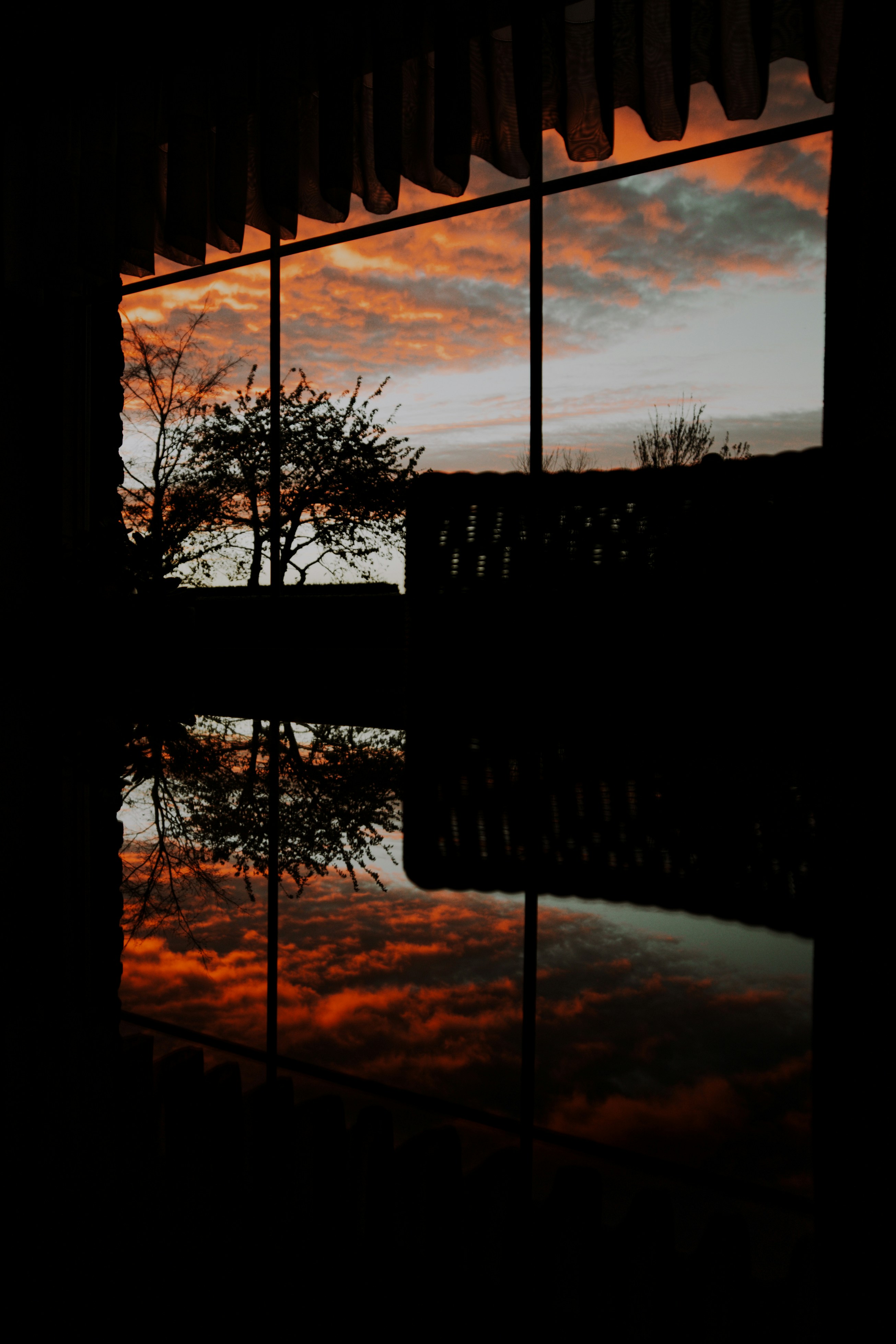 Photo by lorenzohamers