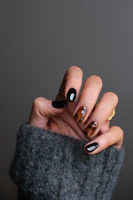 Corte + Manicura
