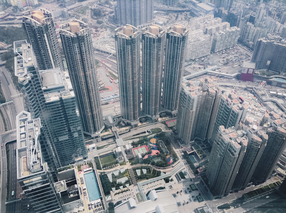 Vue aérienne des bâtiments de la ville pendant la journée