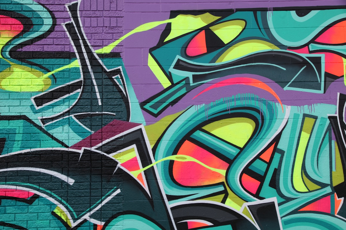 Graffiti removal image background image