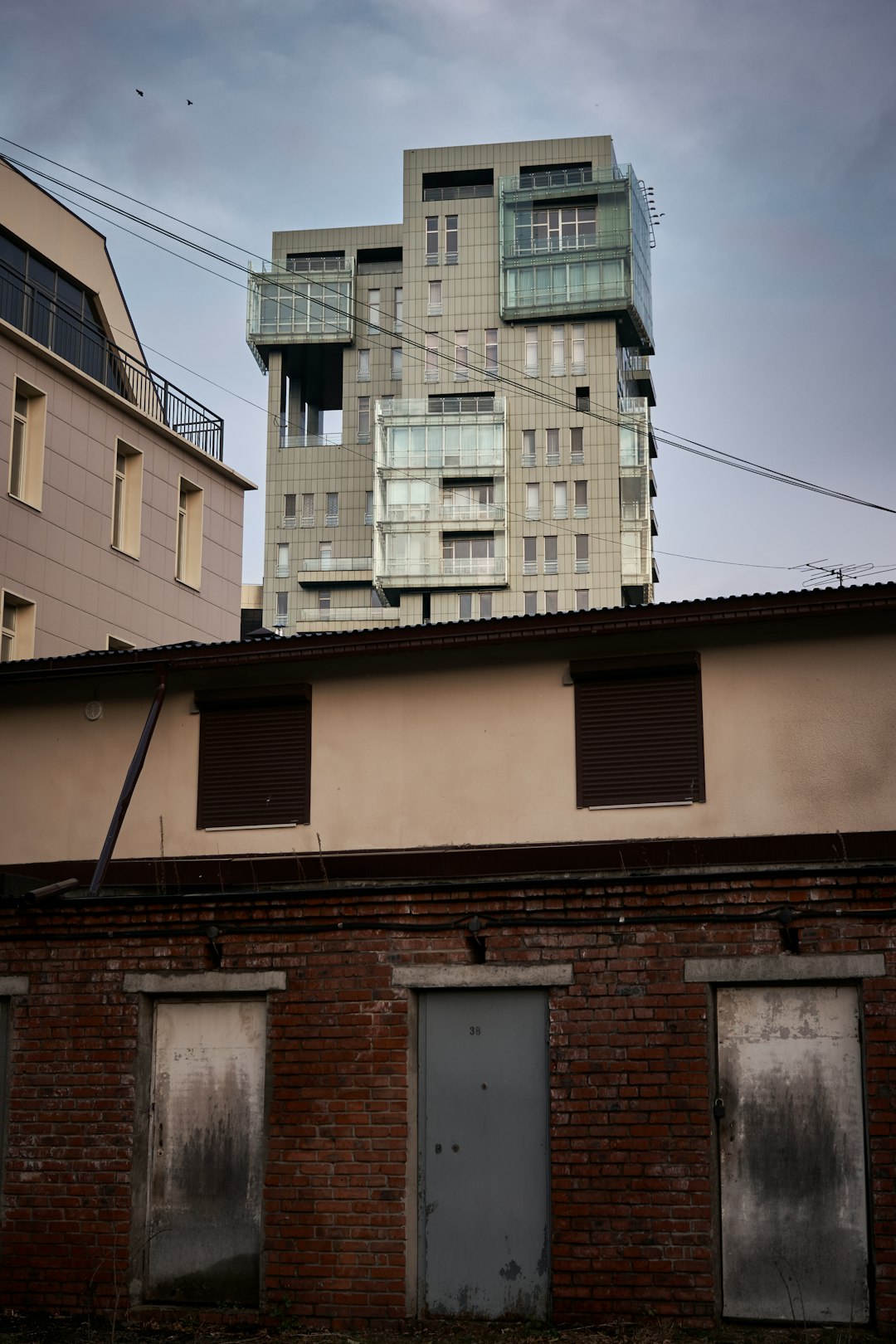 brown and white concrete building