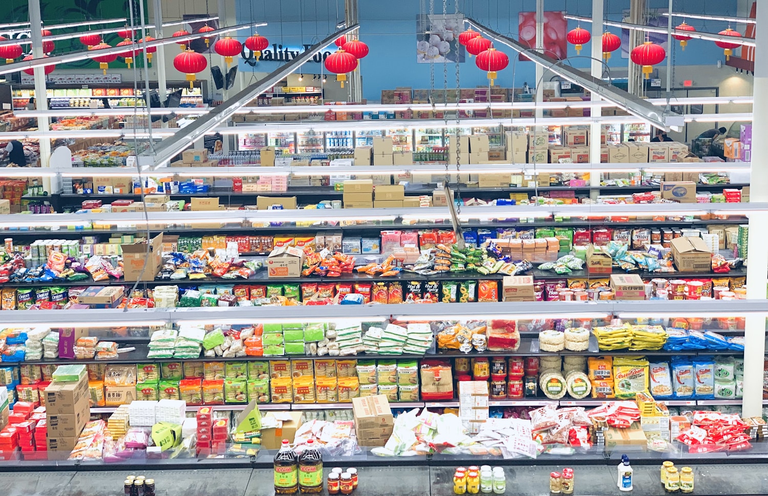 Image of a grocery store