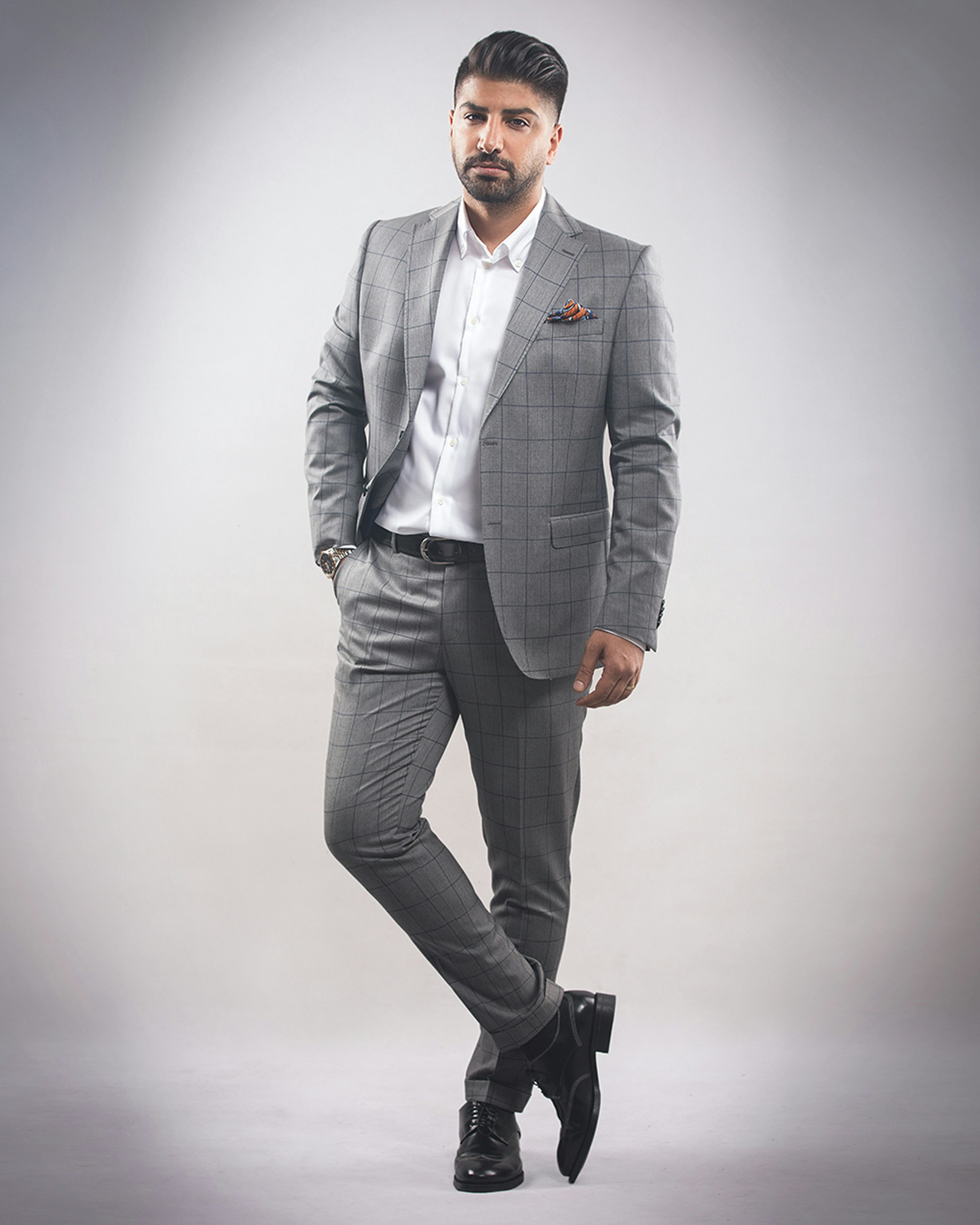 great photo recipe,how to photograph man in gray suit jacket and black dress pants