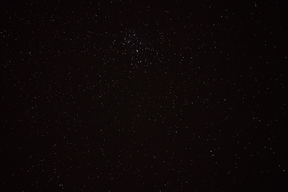 Sterne am Himmel während der Nacht