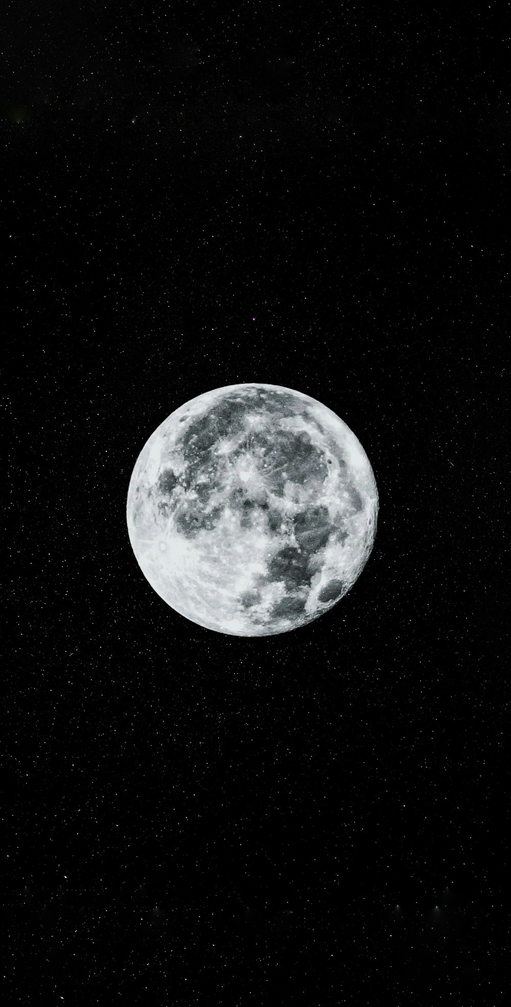 Vollmond auf schwarzem Hintergrund