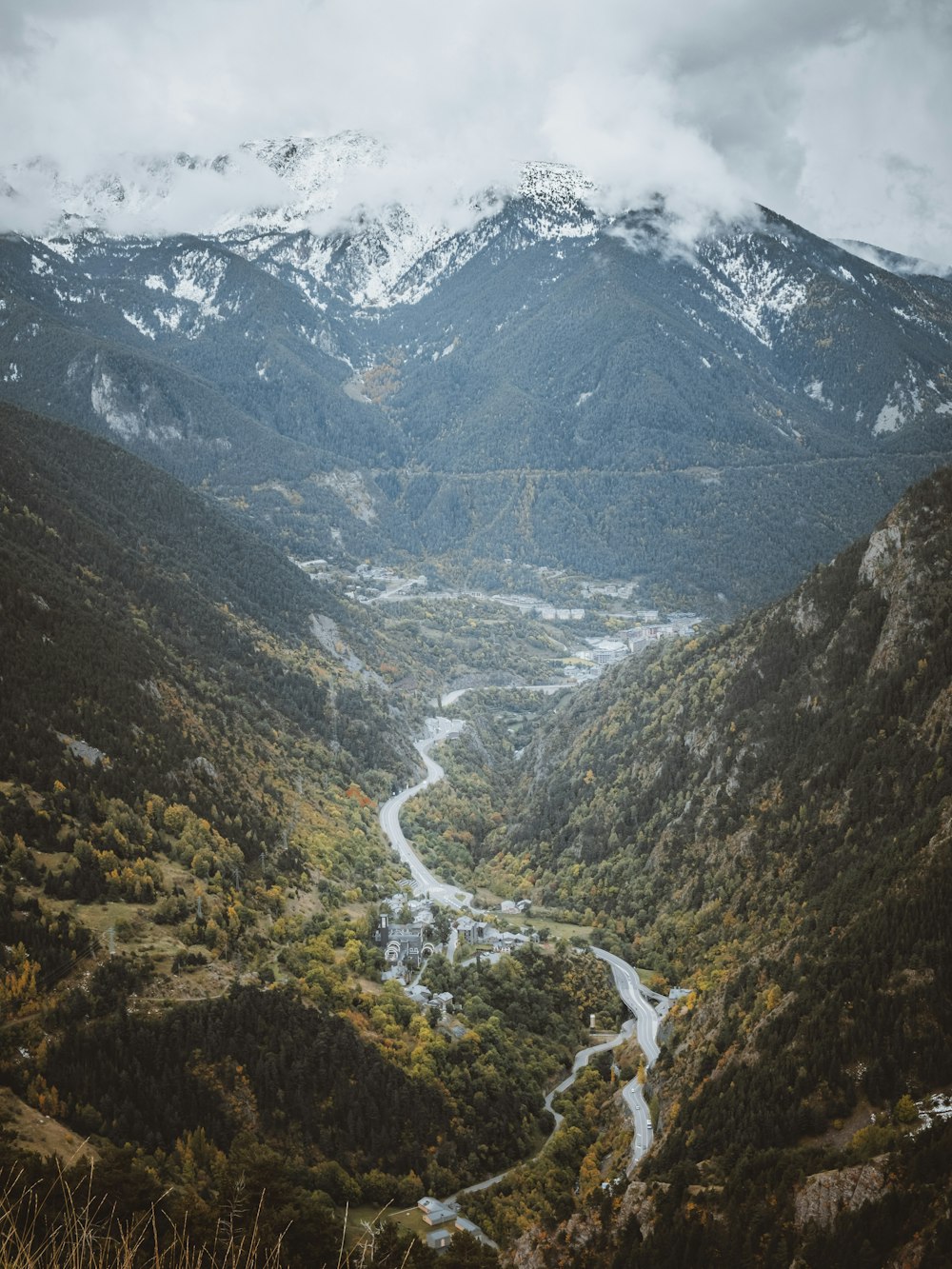 vista aérea das montanhas durante o dia